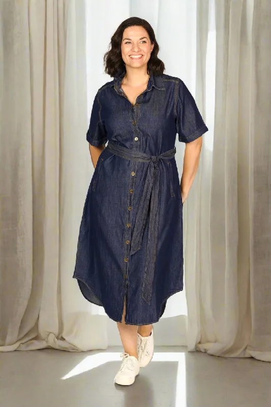 Abbey Chambray Short Sleeve Dress in Dark Wash